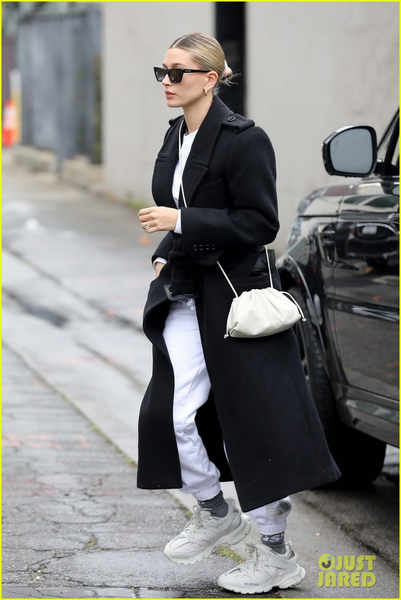 vo justin bieber xinh dep ra pho trong ngay mua hinh 5