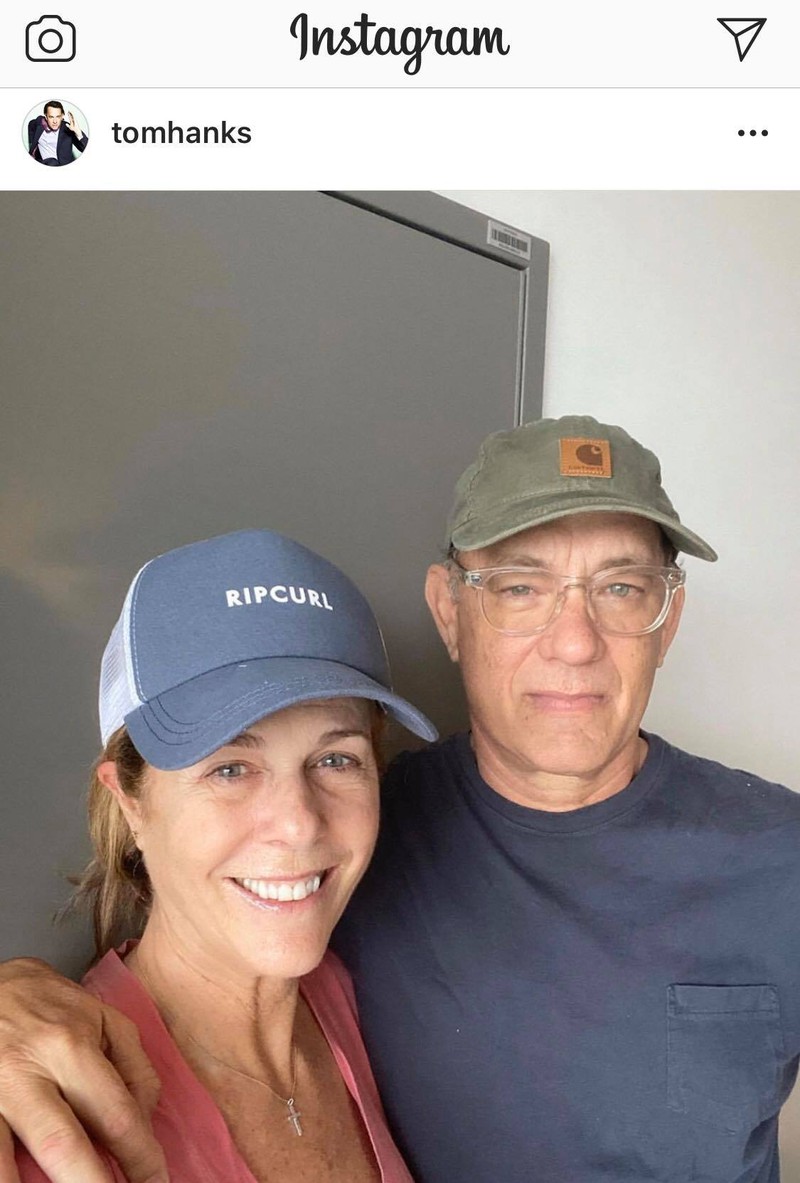 tom hanks va vo cap nhat tinh trang suc khoe sau khi nhiem sars-cov-2 hinh 1