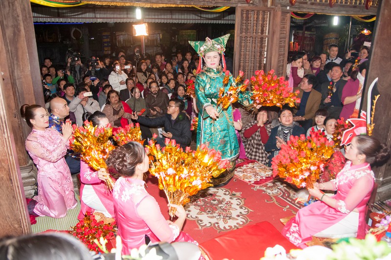 nghe nhan uu tu tran thi hue: niu giu loi co trong nghi le hau dong hinh 2