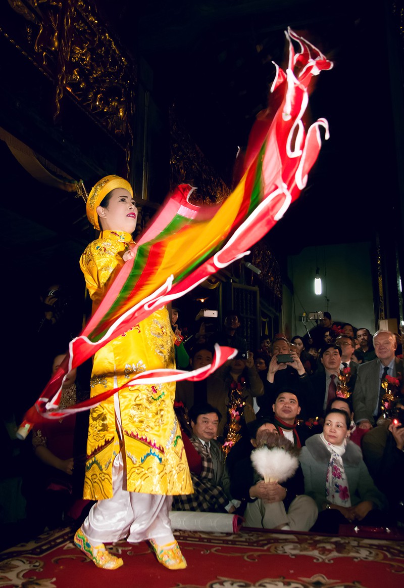 nghe nhan uu tu tran thi hue: niu giu loi co trong nghi le hau dong hinh 3