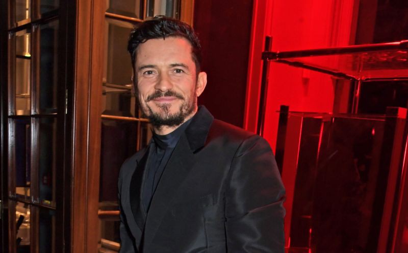 tai tu orlando bloom ngung quay phim, chu dong cach ly tai nha hinh 1