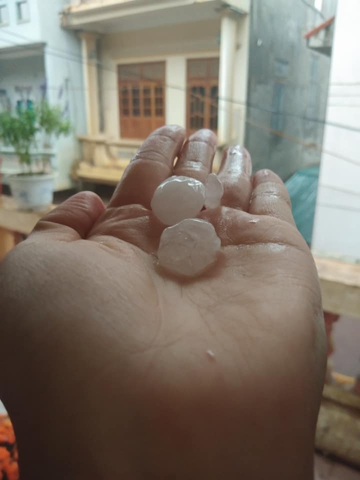hon 300 nha dan o son la bi thiet hai do mua da hinh 3