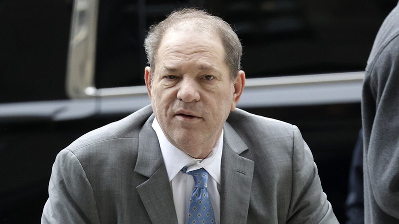 harvey weinstein duong tinh voi virus sars-cov-2 trong tu hinh 1