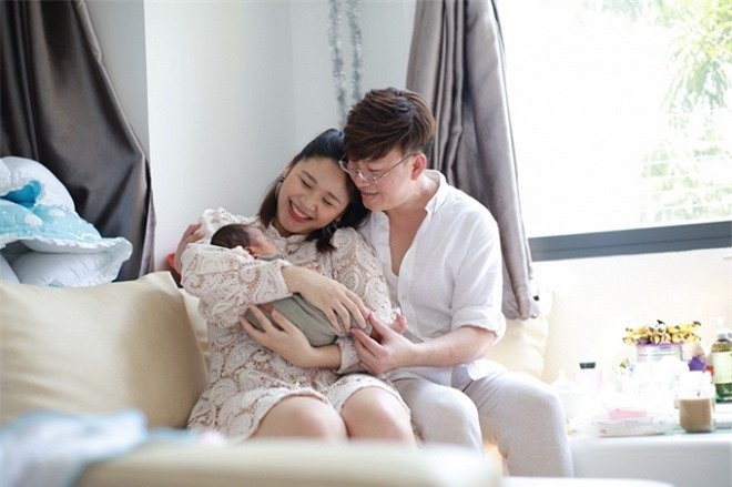 chuyen showbiz: thu quynh khoe ban trai moi, hoa minzy bi mat ket hon hinh 7