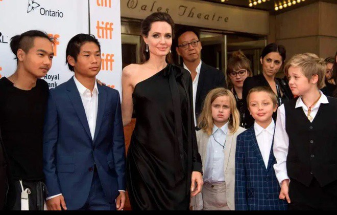 angelina jolie va cac con tu cach ly tai nha tranh dich covid-19 hinh 1
