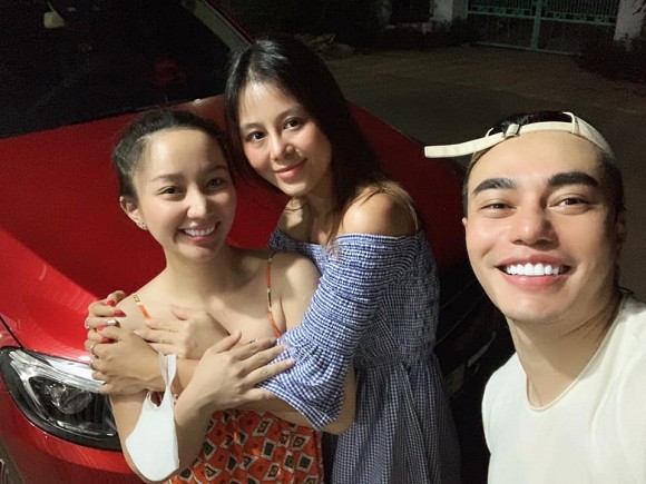chuyen showbiz: khanh thi va chong tre "to" tat xau cua nhau khi o nha hinh 6