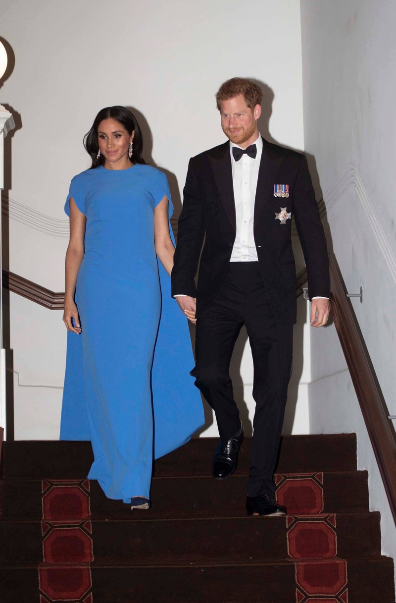 nhung bo vay dep nhat cua meghan markle khi con la thanh vien hoang gia hinh 9