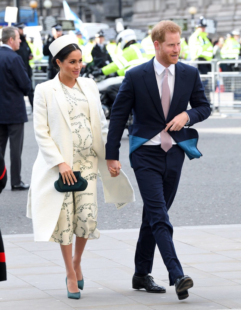 nhung bo vay dep nhat cua meghan markle khi con la thanh vien hoang gia hinh 17