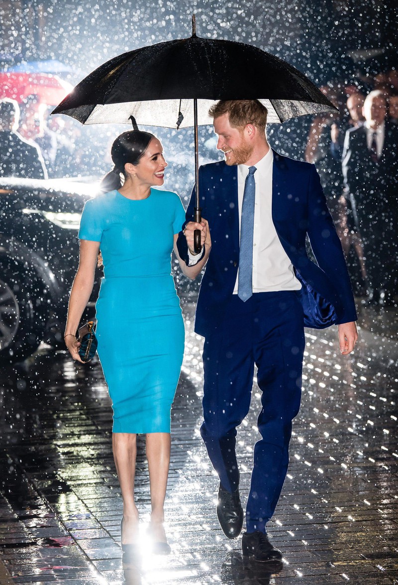 nhung bo vay dep nhat cua meghan markle khi con la thanh vien hoang gia hinh 20