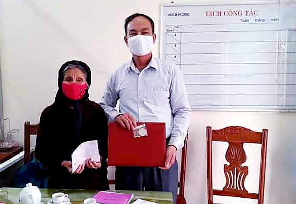 lao thanh cach mang 93 tuoi ung ho 1 tan gao phong chong dich covid-19 hinh 3