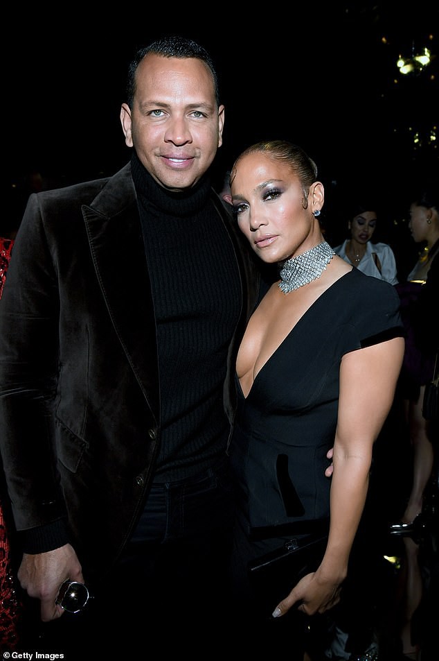 jennifer lopez thua nhan chua the cuoi vi dich covid-19 hinh 2