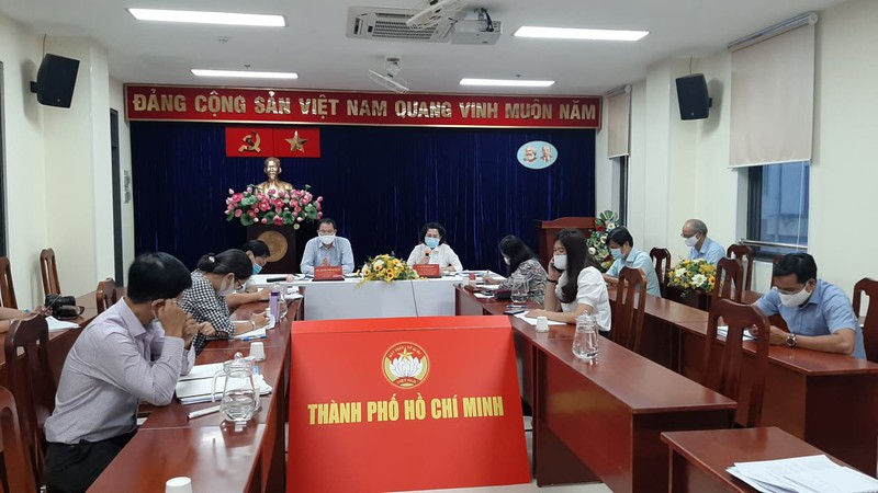 tphcm trao gan 9 ty dong cho nguoi ban ve so bi anh huong dich covid-19 hinh 1