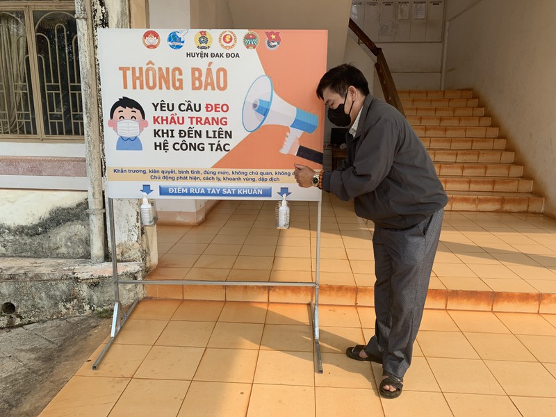 nhieu sang kien tuyen truyen covid-19 o vung dong bao dan toc, ton giao hinh 1