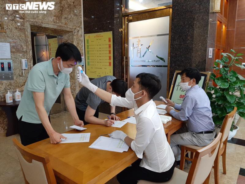 hon 700 nguoi lien quan den benh nhan 262 mac covid-19 hinh 1