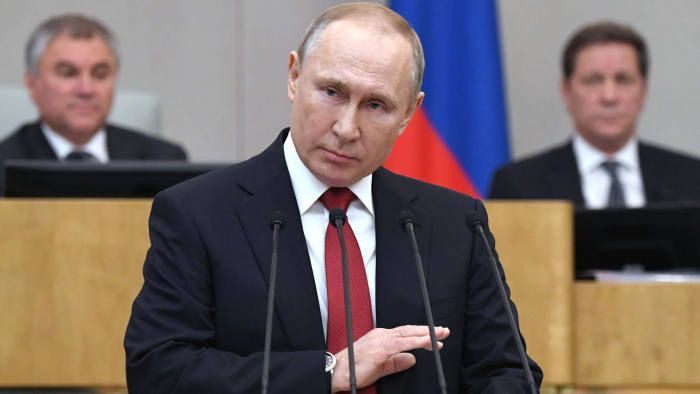 tong thong putin tuyen bo nga du kha nang kiem soat dich covid-19 hinh 1