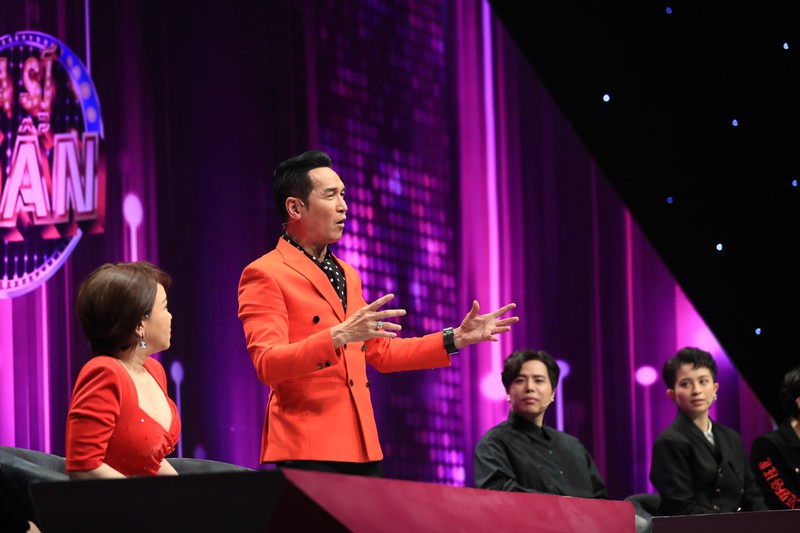 mc quyen linh "bat nhay" va bat ngo te nga tren song truyen hinh hinh 2