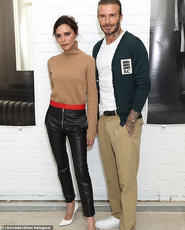 david beckham cat toc dien trai, khoe hinh the khi choi the thao cung con hinh 3