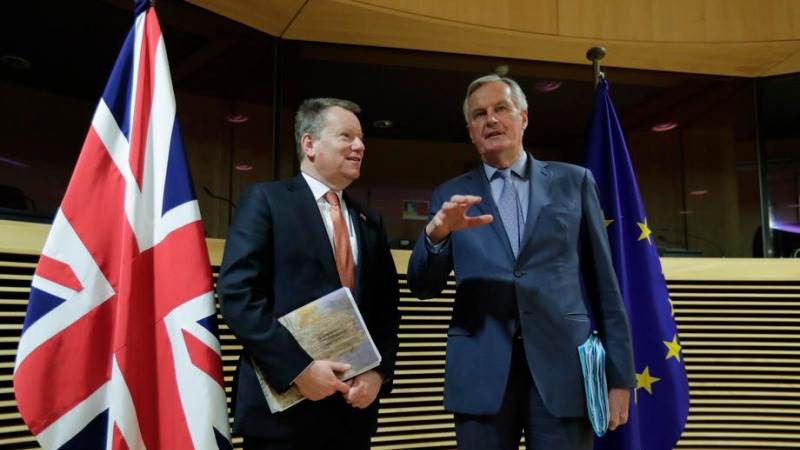"anh se do loi moi that bai dam phan hau brexit cho covid-19"  hinh 1