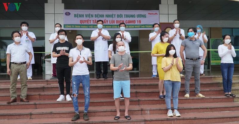 cuu chua benh nhan covid-19 nguy kich: tim "anh sang cuoi duong ham"! hinh 1