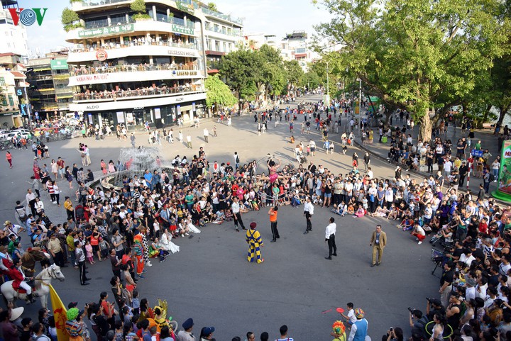 pho di bo ho hoan kiem hoat dong tro lai tu 15/5 hinh 1