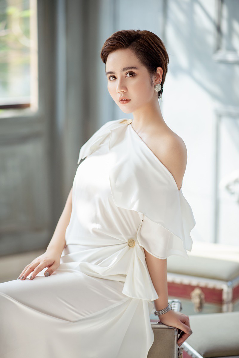 diem my 9x khoe sac cung dan my nhan "tinh yeu va tham vong" hinh 13