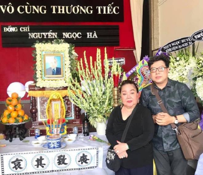 nsnd ngoc giau, le thuy den vieng nghe si cai luong "doi co luu" hinh 1