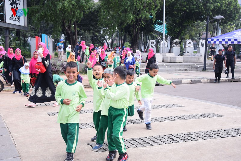 moi de doa cua dich covid-19 doi voi tre em indonesia hinh 3