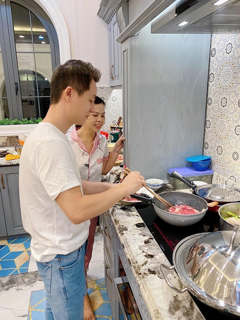khanh thi, thu thuy, duong khac linh tu hop tai nha dang khoi hinh 2