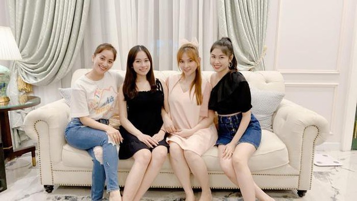 khanh thi, thu thuy, duong khac linh tu hop tai nha dang khoi hinh 3