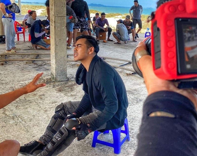 chuyen showbiz: chong cu ngoc lan bi tai nan tren phim truong hinh 1
