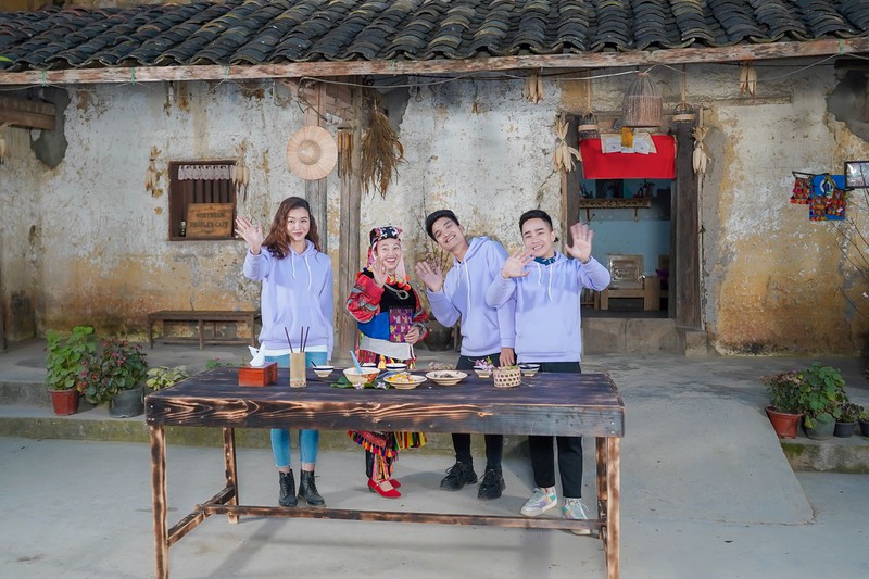 do duy nam gian doi doi bo ve sau nhieu cu "choi xo" cua mac van khoa hinh 1