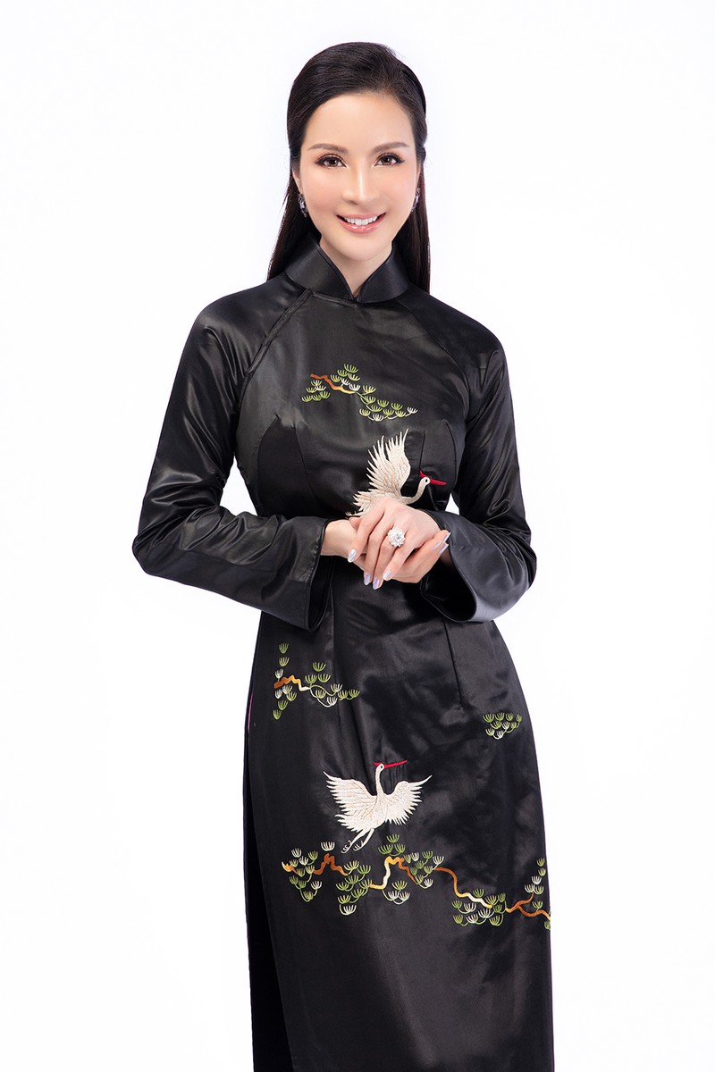 mc thanh mai tha dang cung ao dai tren sa mac israel hinh 7