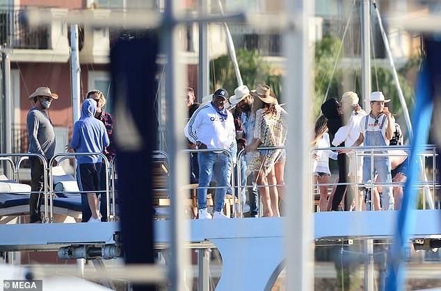 ban gai leonardo dicaprio rang ro don tuoi moi tren du thuyen hinh 8