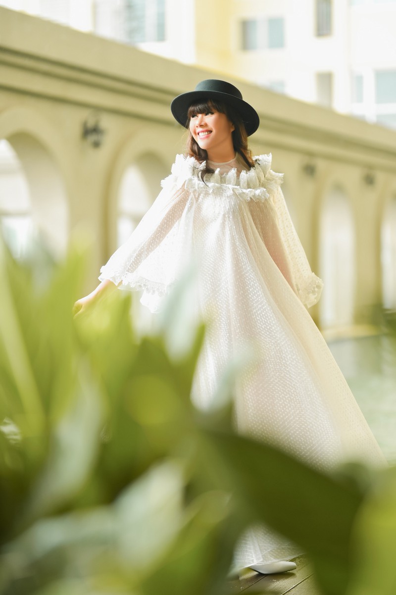 hoa hau hang nguyen tu phoi do chup anh street style hinh 3