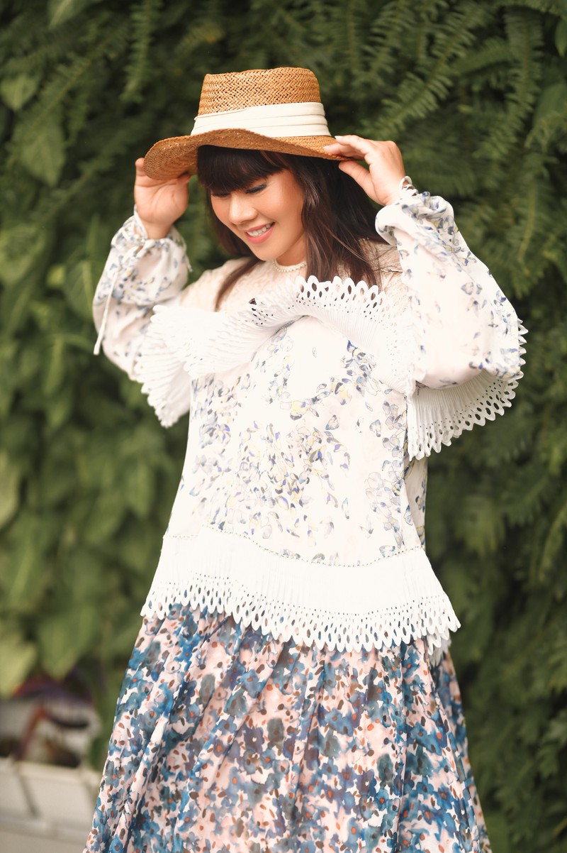 hoa hau hang nguyen tu phoi do chup anh street style hinh 7