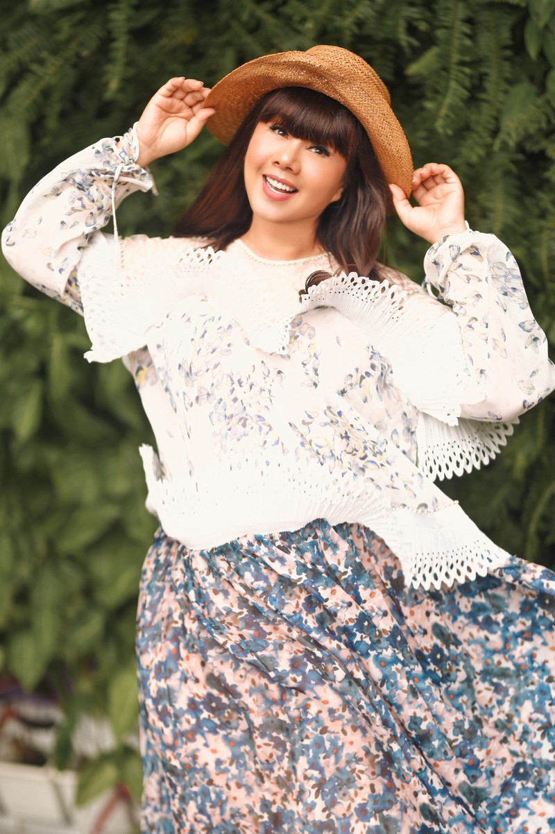 hoa hau hang nguyen tu phoi do chup anh street style hinh 8