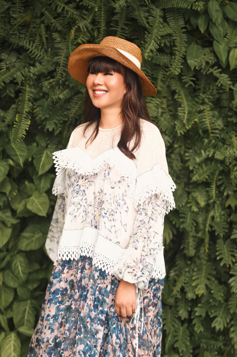 hoa hau hang nguyen tu phoi do chup anh street style hinh 9