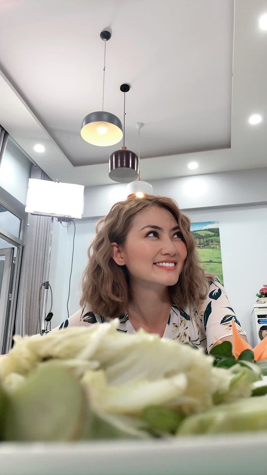 chuyen showbiz: khanh thi hanh phuc vi chong ung ho tro lai gioi giai tri hinh 7