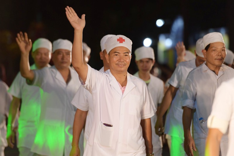 tung bung le hoi duong pho "ha noi - diem den xanh" tai ho guom hinh 3