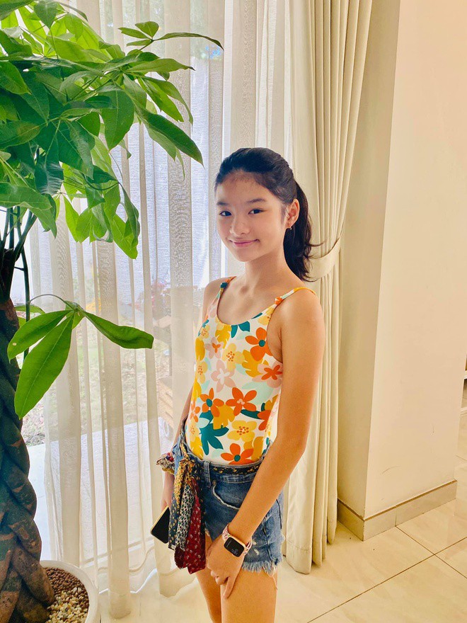 chuyen showbiz: nha phuong bi bang kin 1 ben mat khien fan lo lang hinh 7