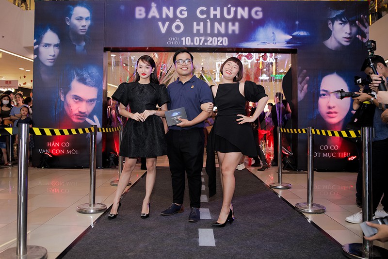 ai phuong bat ngo khoe giong hat tai cong chieu "bang chung vo hinh" hinh 12