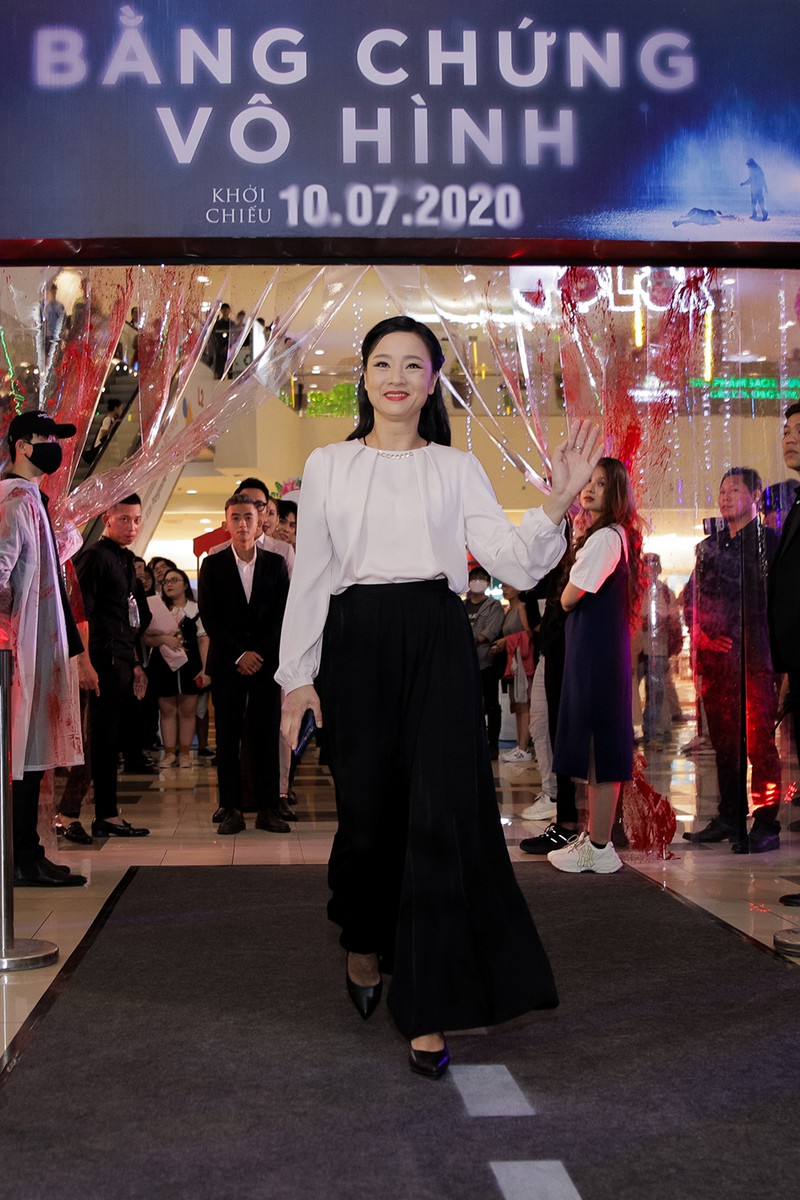 ai phuong bat ngo khoe giong hat tai cong chieu "bang chung vo hinh" hinh 13