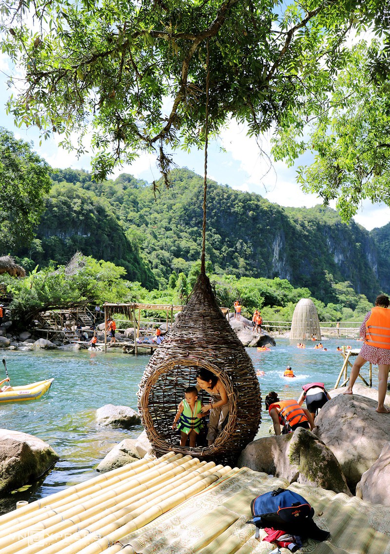 nhao lon, cheo thuyen duoi suoi mooc hinh 3