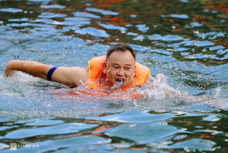 nhao lon, cheo thuyen duoi suoi mooc hinh 7