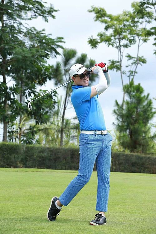 chuyen showbiz: gia dinh ho ngoc ha kham pha dong phong nha hinh 5