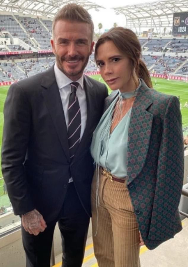 victoria beckham hanh phuc khoe khoanh khac ngot ngao cua chong hinh 2
