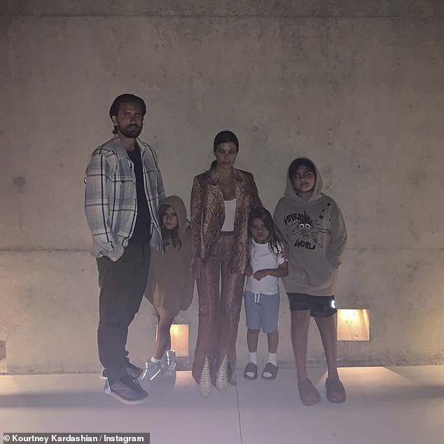 kourtney kardashian mac do gian di di choi cung tinh cu sau 5 nam chia tay hinh 7