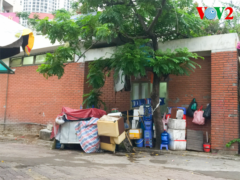 nhieu hang quan via he ha noi hoat dong bat chap lenh cam hinh 4