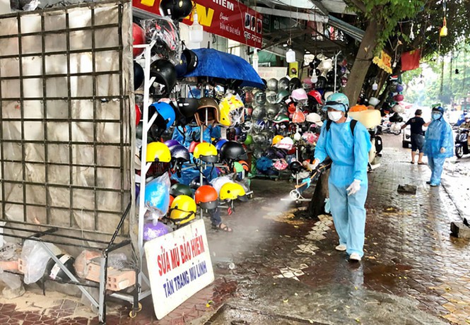 Quảng Ngãi - Bệnh nhân 590 bán gấu bông ở công viên - ảnh 1