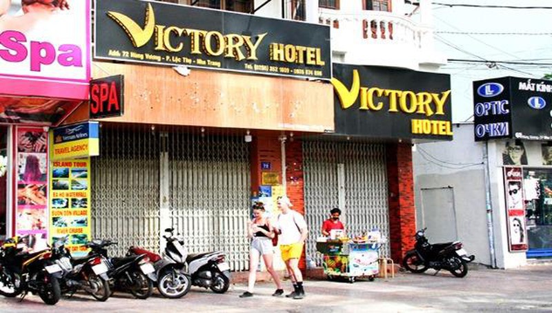 Thu hồi thông báo đóng cửa các cơ sở kinh doanh dịch vụ không cần thiết 